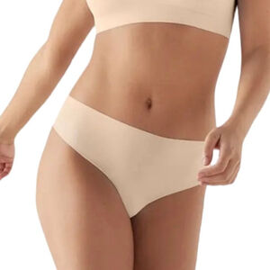 True&Co NWT 2 pair Low Rise Seamless Invisible Line Thongs M in Dulce Panties
